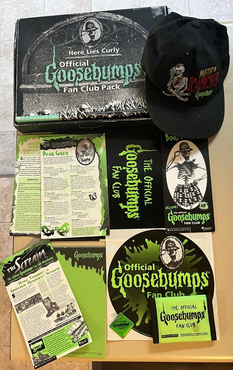 Rare Official Curly  Goosebumps Fan Club Pack 1996 Box W/ Wallet Stationary Hat
