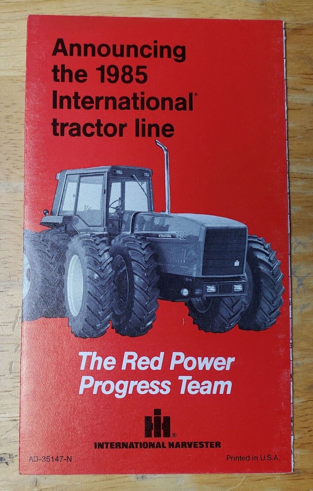 1985 International Harvester Tractor Line Sales Brochure Pamphlet AD-35147-N