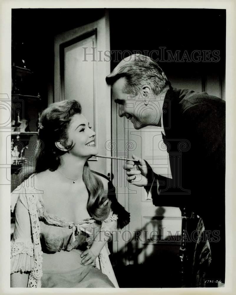 1959 Press Photo Claire Kelly and Kent Smith in film scene. - hpx15345