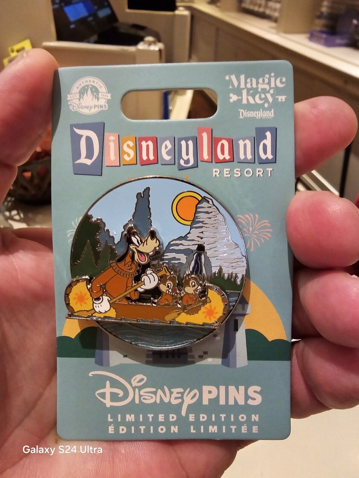 Disneyland magic Key quarterly Pin davy crockett\'s Explorer canoes Pin