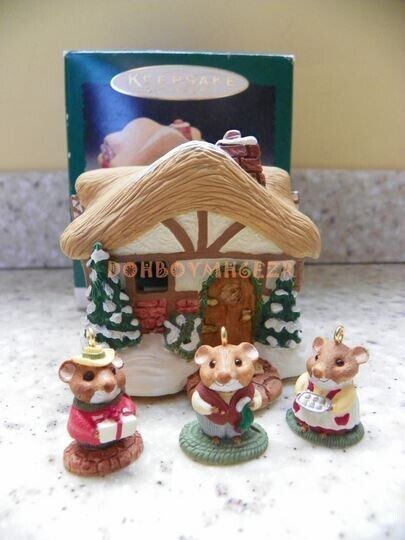 Hallmark 1995 A Moustershire Christmas Mouse miniature Ornament set