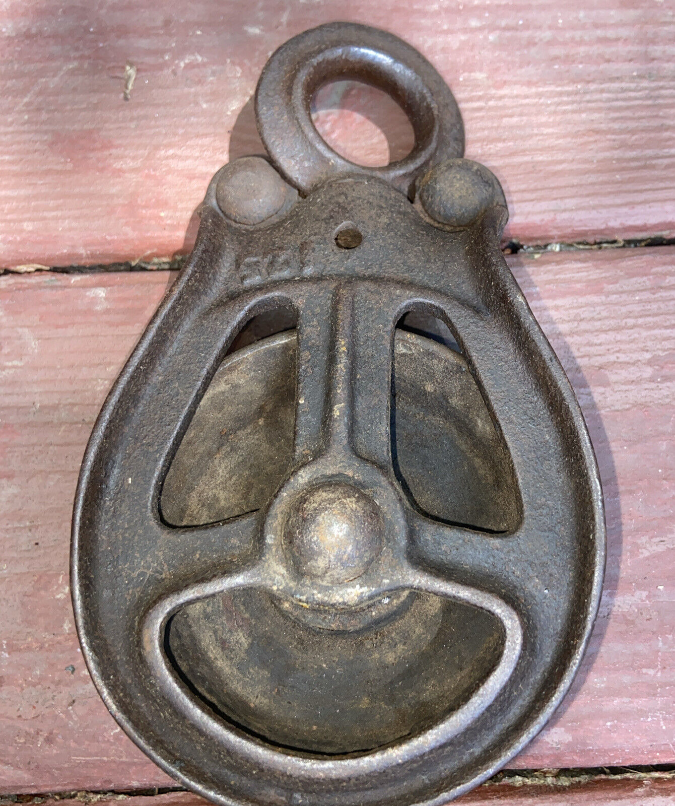 Antique Rustic Cast Iron Barn Pulley - Swivel Eye 4” Wheel 125/126