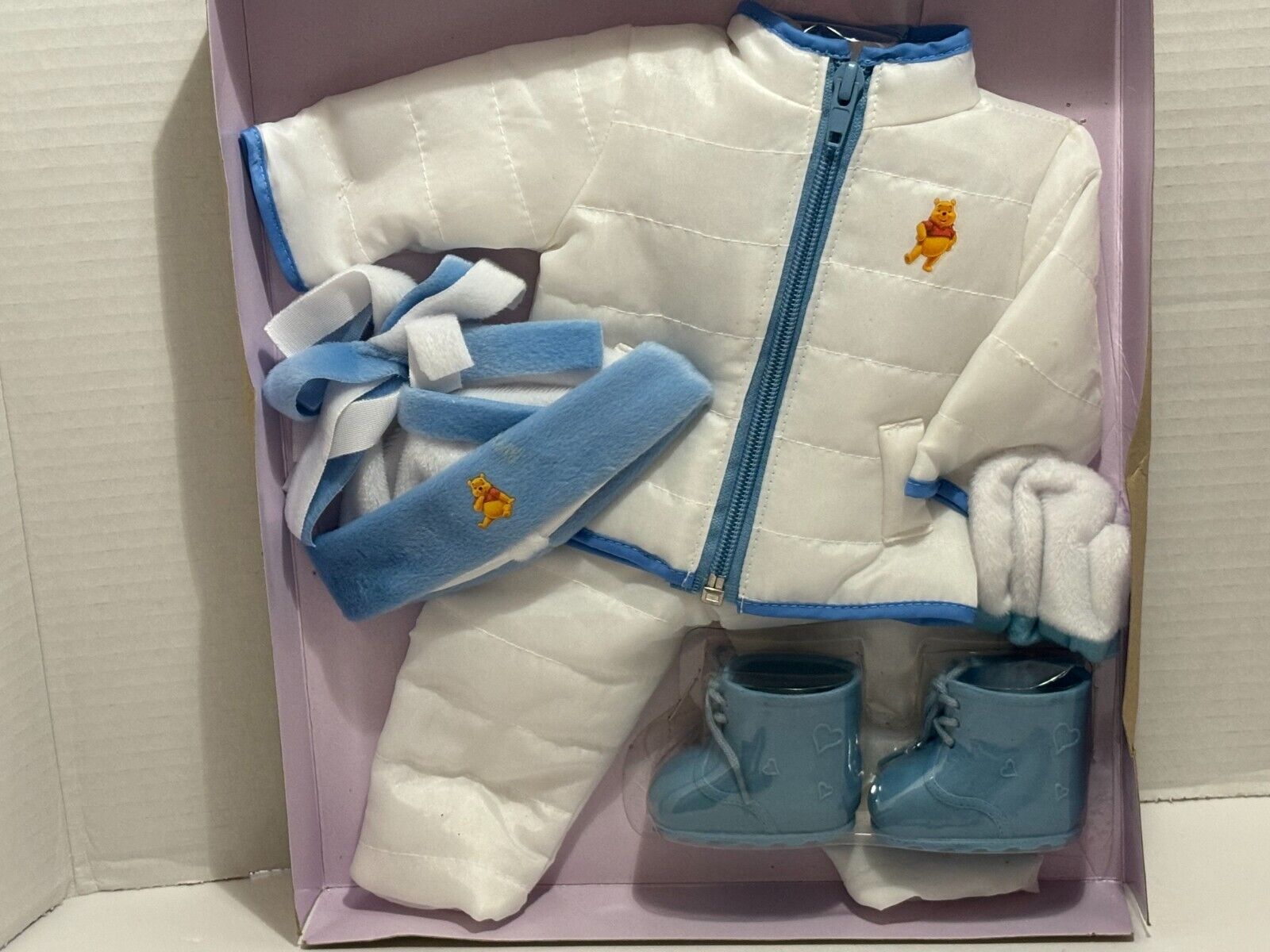 Vintage Disney Store Sweethearts Doll Winnie the Pooh Skiing Outfit Open Box 18