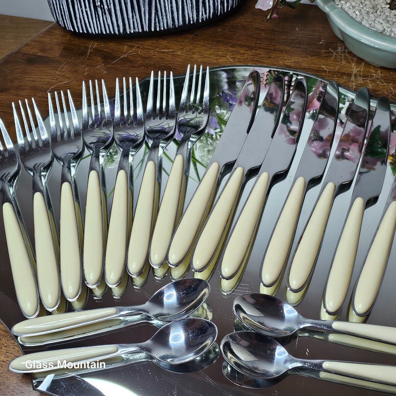 Vintage Inox Italian Stainless Flatware Cutlery Knives Forks Spoons Set of 18
