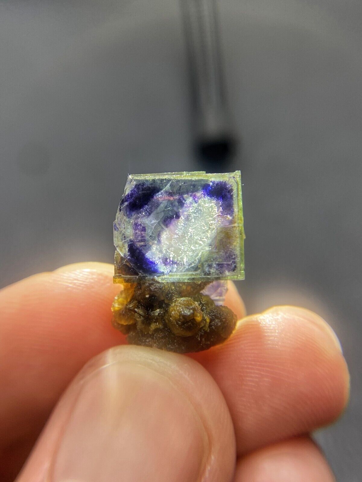 Beautiful 4.4g Purple window transparent green fluorite and globular Golden mica