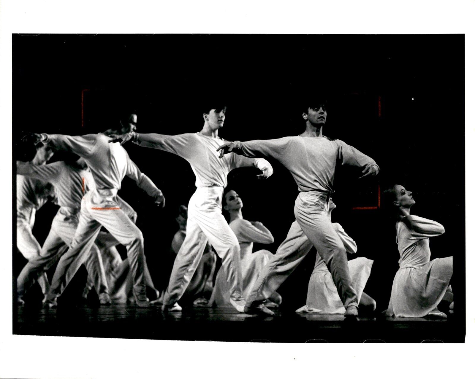 BR9 Original Photo MIKHAIL BARYSHNIKOV Russian-American Ballet Dancer Performs