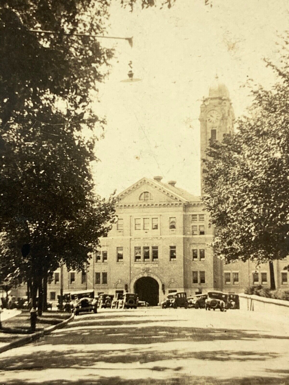 (Af) Vintage Orig  FOUND PHOTO Photograph Snapshot 1925 Ft. Leavenworth School