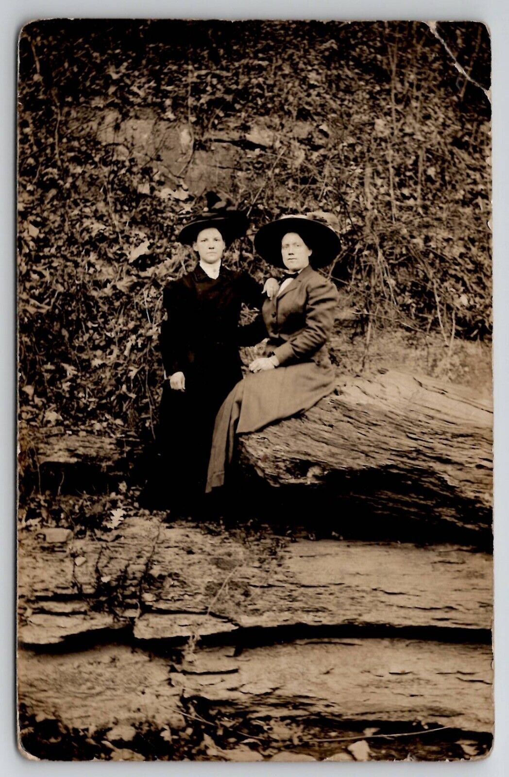 RPPC Two Affectionate Edwardian Women in Rustic Scene Large Rock Postcard H28