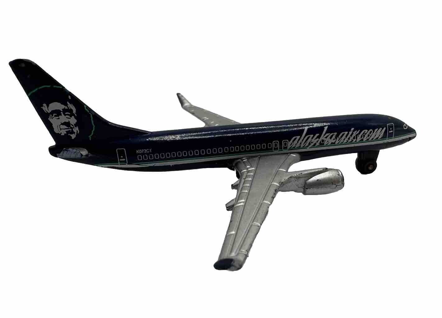 Atlantic Models Inc Precision Scale Model Airplane Of Alaska Air Boeing 737-700