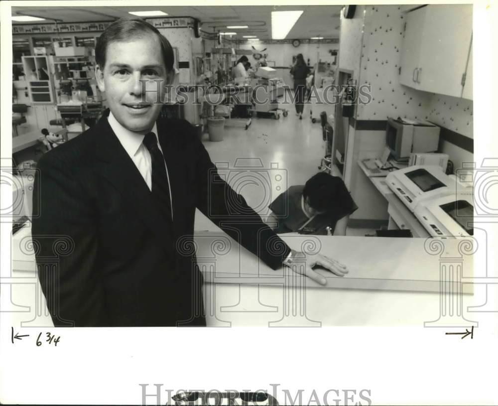 1989 Press Photo Tom Rockers, CEO, Santa Rosa Health Care Corporation, Texas