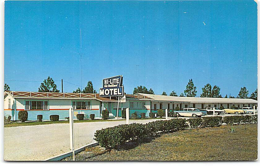 Florida-Hilliard-Hi-Lite-Motel-Cars-Sign-Sadesky-Vintage Postcard