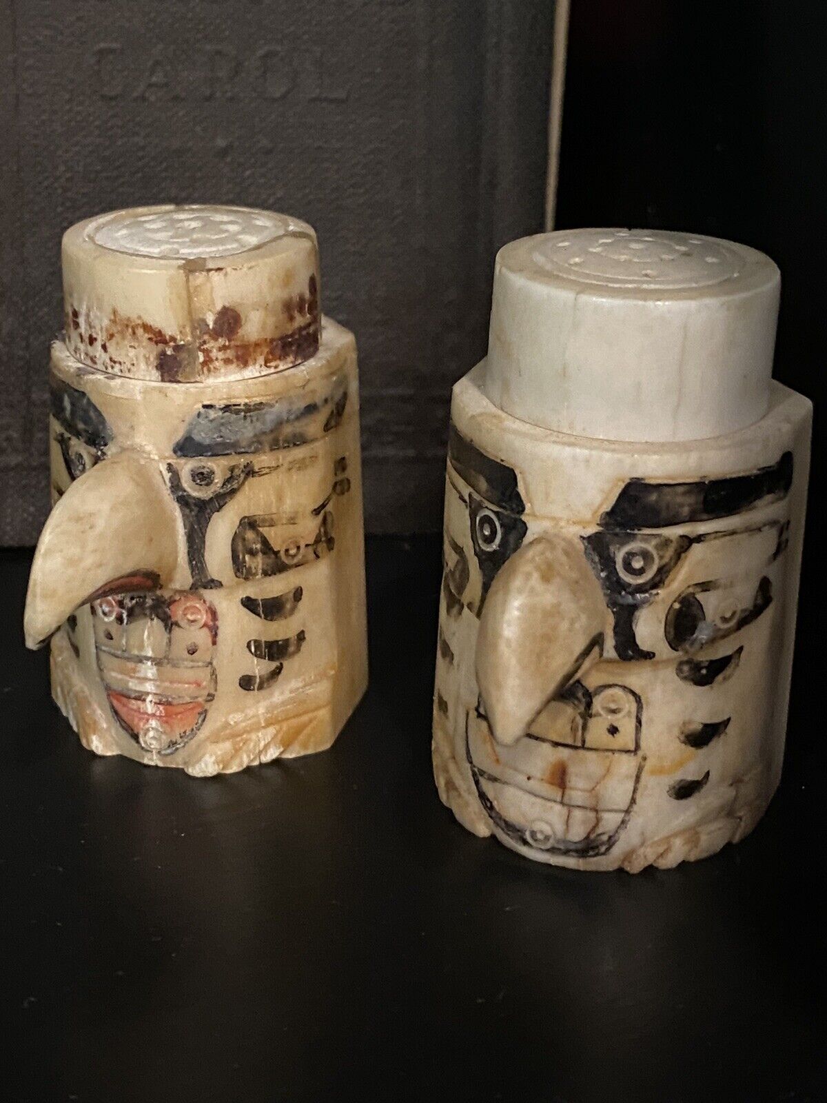 VINTAGE RARE 1930s Carved Totem Pole salt & pepper shaker