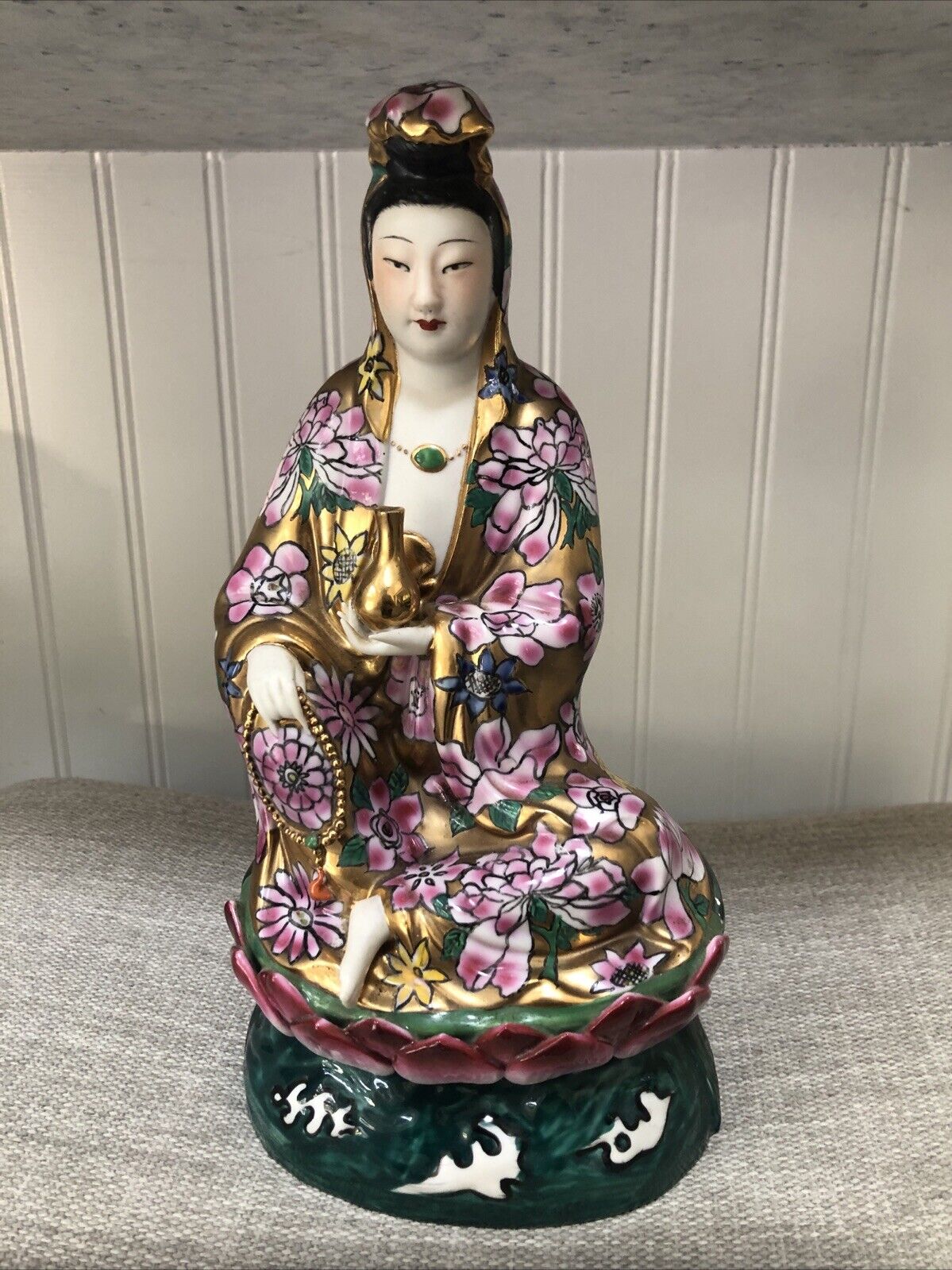 Vintage Chinese Guanyin  Kwan Yin Goddess of Mercy Porcelain Statue Figurine