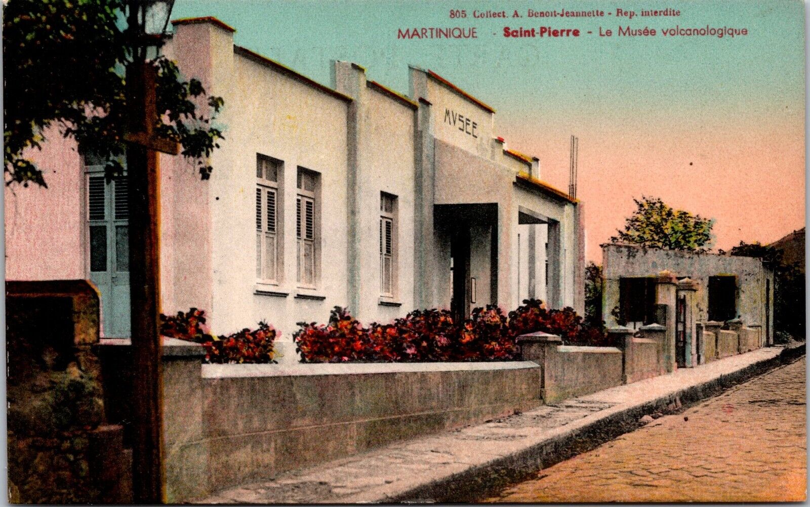 Postcard  Martinique Saint Pierre Le Musee Volcanologique   [dn]