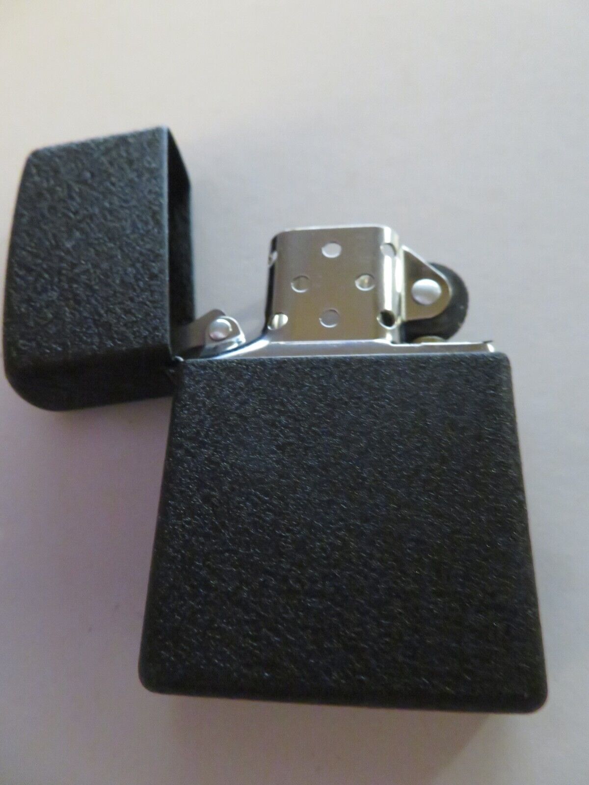 ZIPPO LIGHTER   NEW   CLASSIC BLACK CRACKLE   NO BOX   LIGHTER ONLY   236