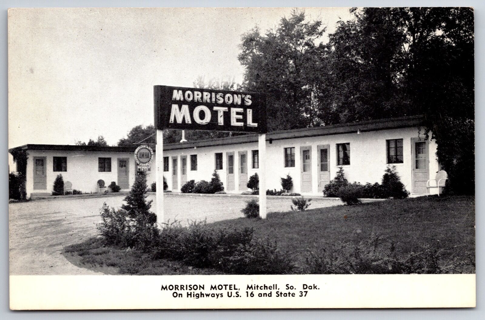 Mitchell South Dakota~Roadside Morrison Motel~US Hwy 16~1930s B&W Postcard