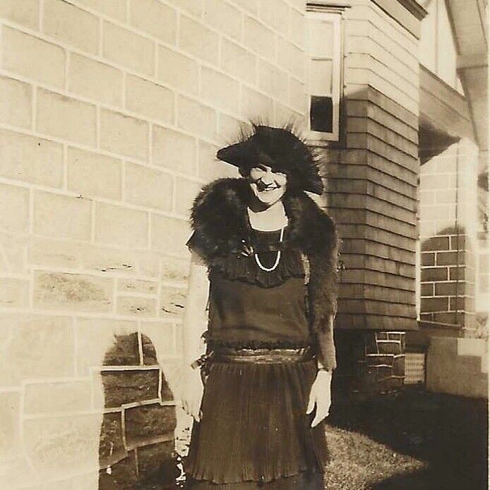Flapper Woman Fancy Hat Philadelphia Pennsylvania 1925 Photo 1920s Vernacular 
