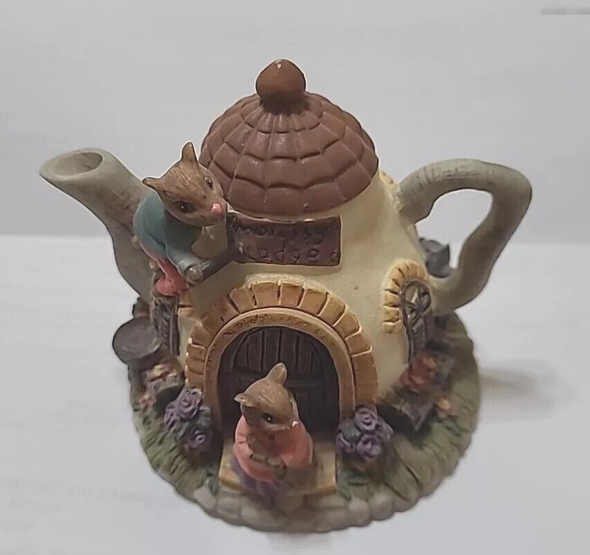 Dezine Moussy Lodge Cottage Teapot 1993 Decoration Figurine Trinket Box 
