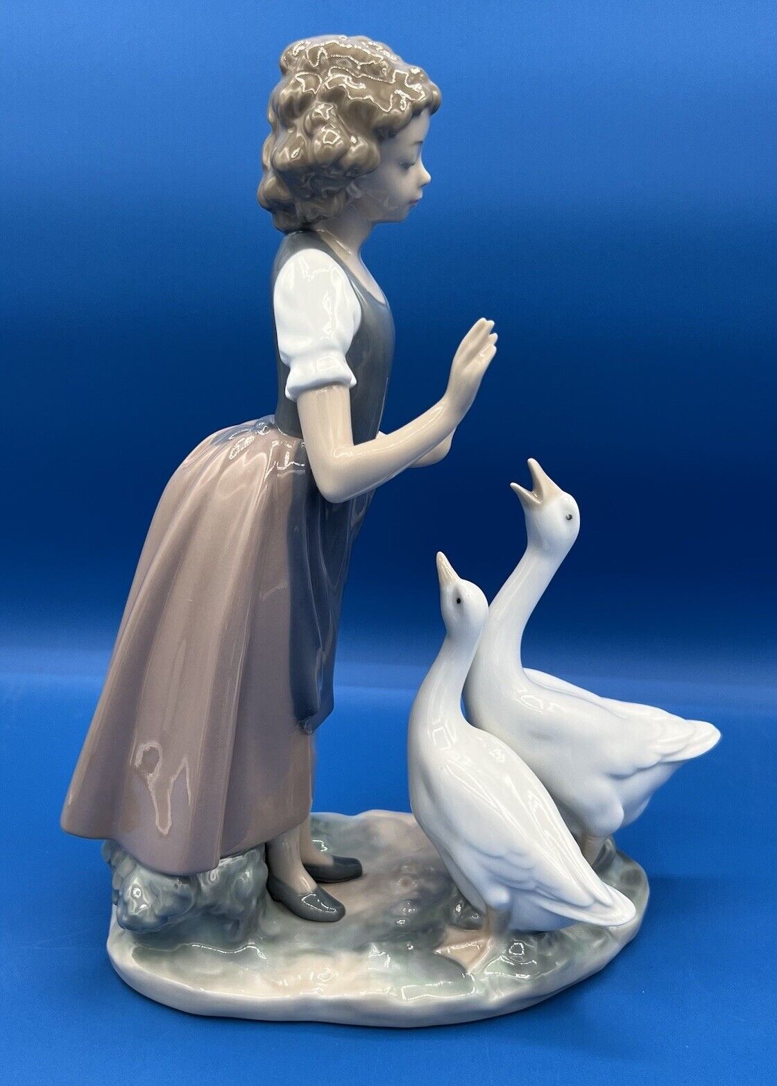 NAO by Lladro “ Girl with 2 Geese “ 1980 11\