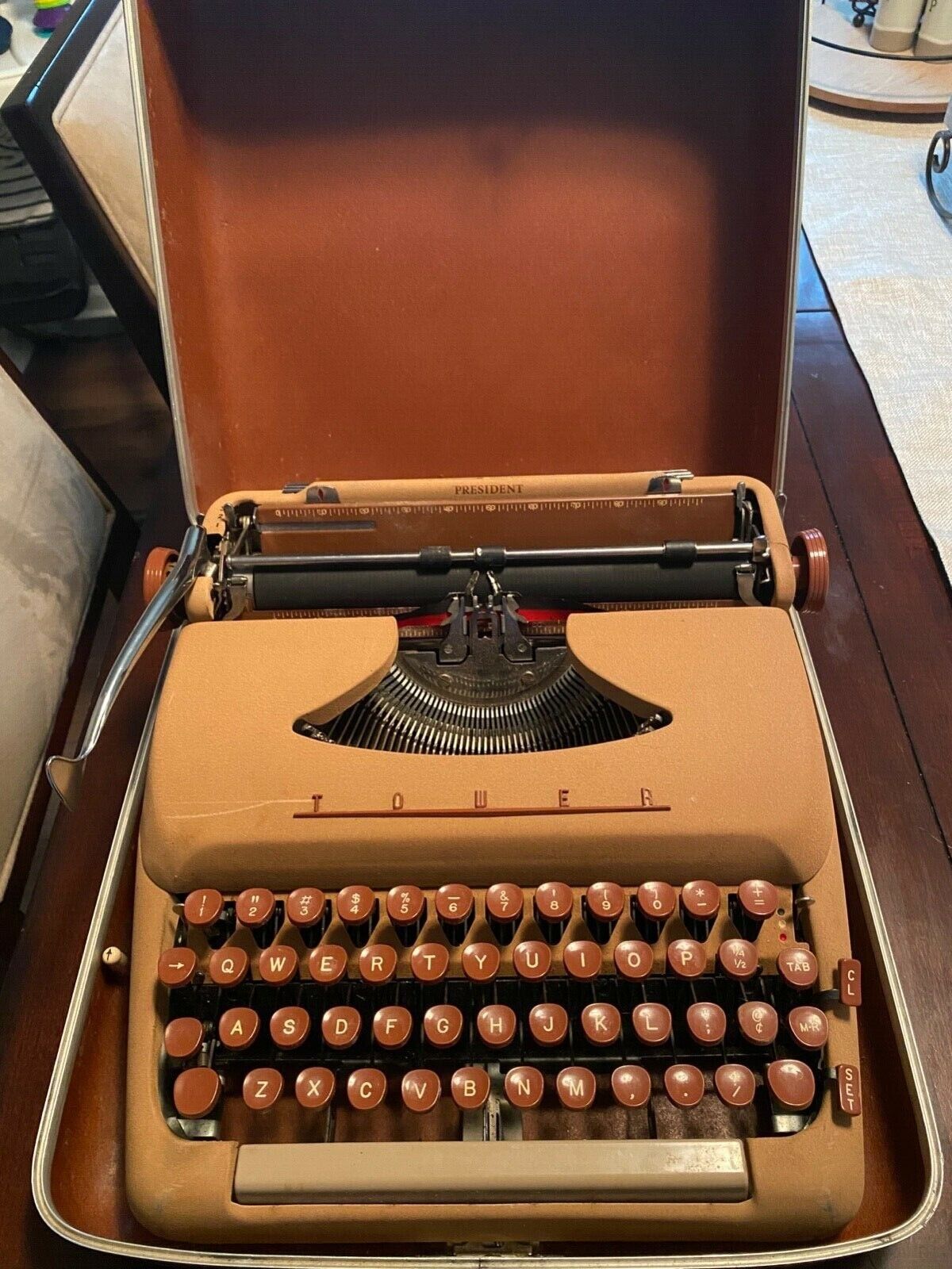 Tower President typewriter (Smith-Corona) w/case in working condition