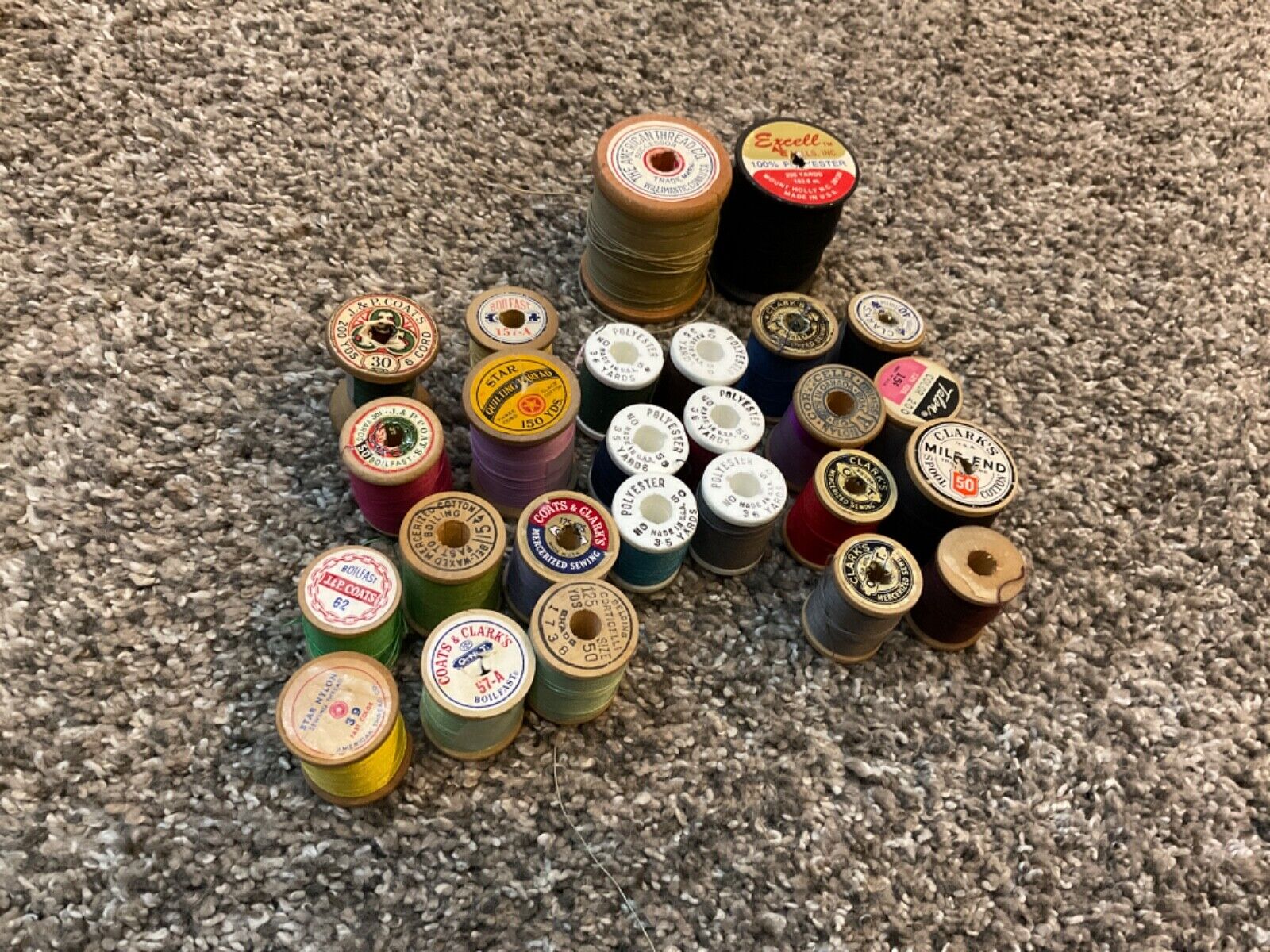 26 Vintage Sewing Thread Wood Spools 1940s Mixed LOT COTTON &Variety Estate Sale