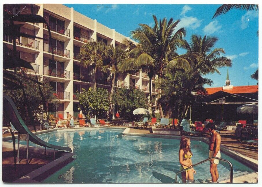 Fort Lauderdale FL Howard Johnson\'s Motor Lodge Pool Postcard Florida