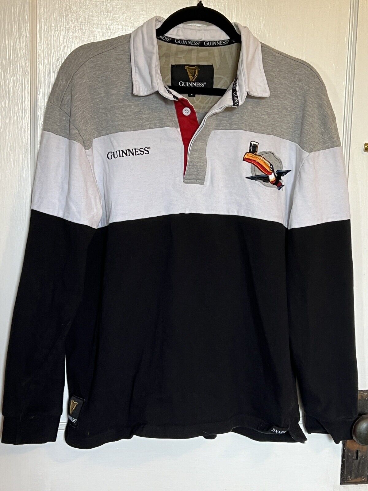 GUINNESS BLACK WHITE GRAY TOUCAN LOGO RUGBY JERSEY MAN\'S LARGE