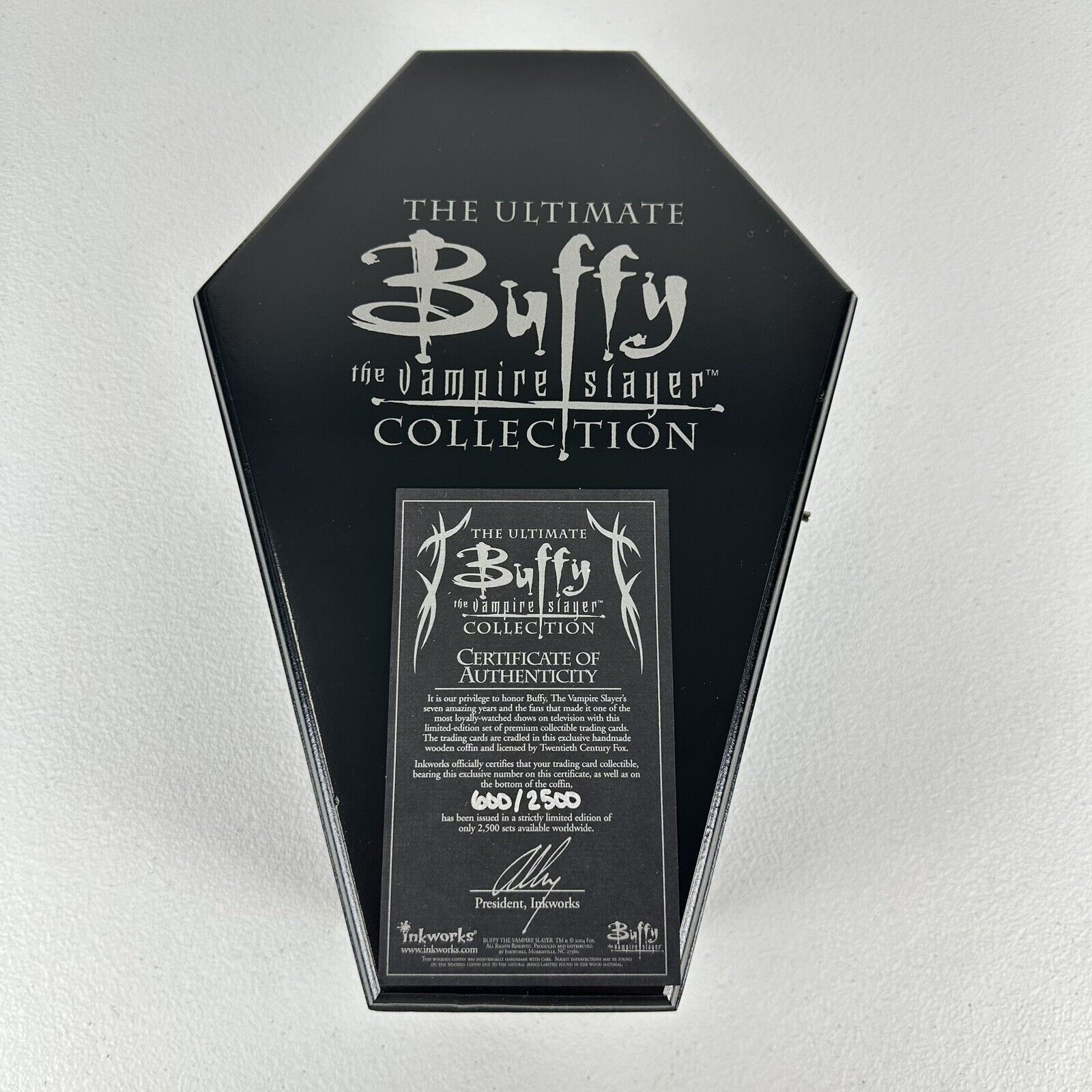 Buffy the Vampire Slayer Coffin Ultimate Collection Coffin Gift Set Inkworks
