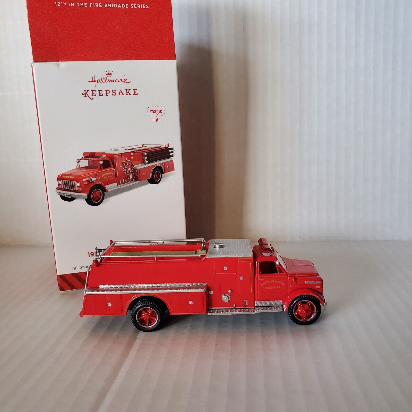 Hallmark 1971 GMC Fire Engine Orna. Lights 12th In Fire Brigade Series 2014 NIB