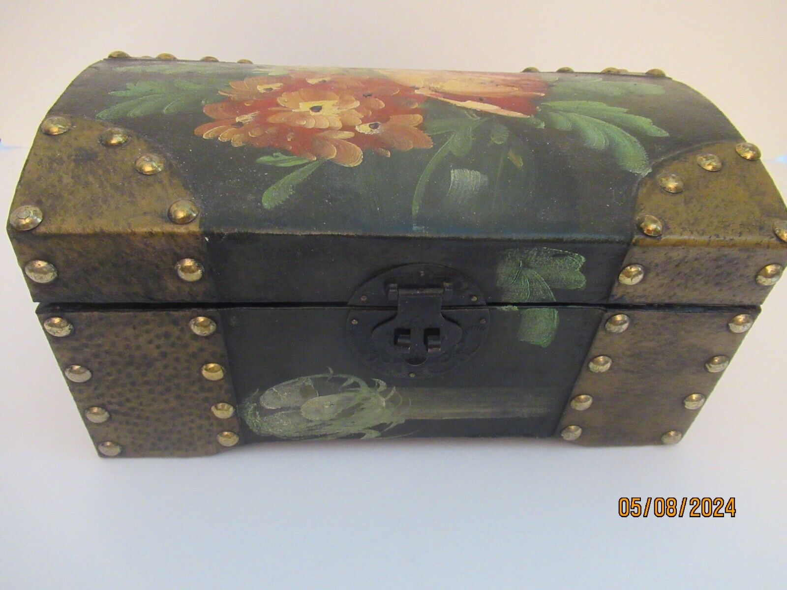 Vintage Hand Painted Floral Trinket/Jewelry Wood Box Ex Condition