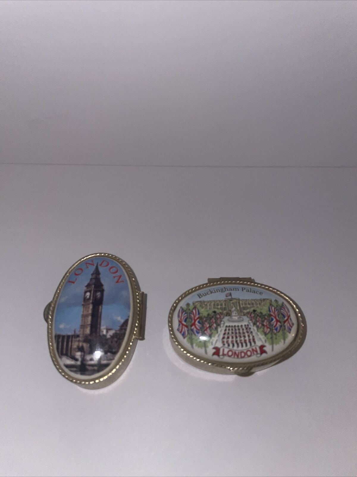 Vintage Lot Of 2 Lambert Souvenirs London Buckingham Palace Trinket/Pill Boxes