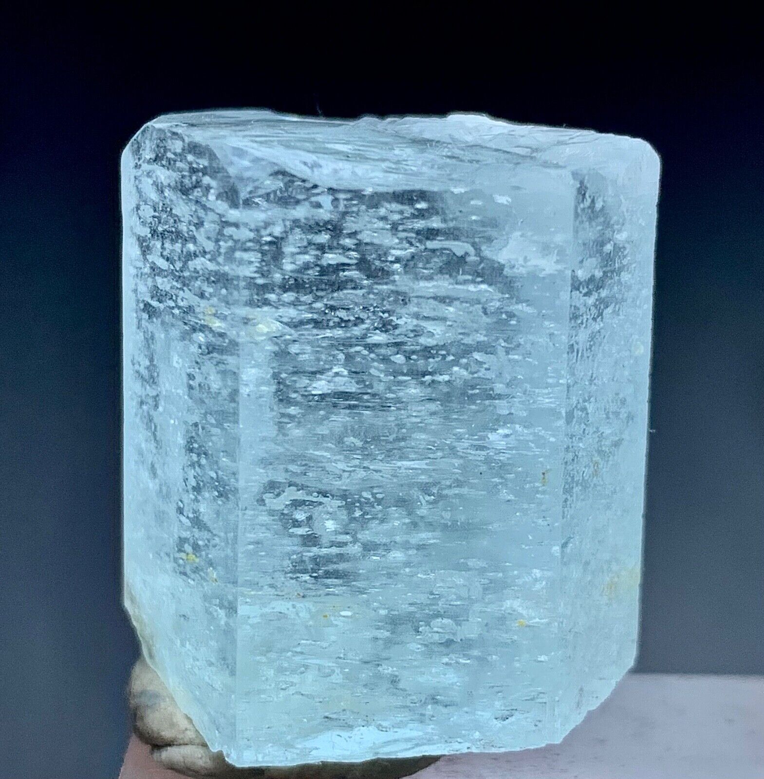 140 Carat Beautiful Aquamarine Crystal