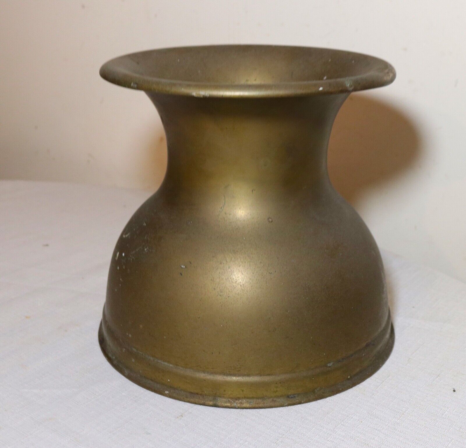 antique early 19th century heavy weighted brass tobacco wine spittoon pot bucket