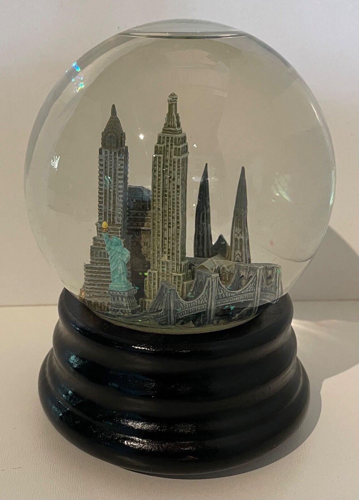 Saks Fifth Avenue Musical Snow Globe NEW YORK CITY Empire State Building Retired