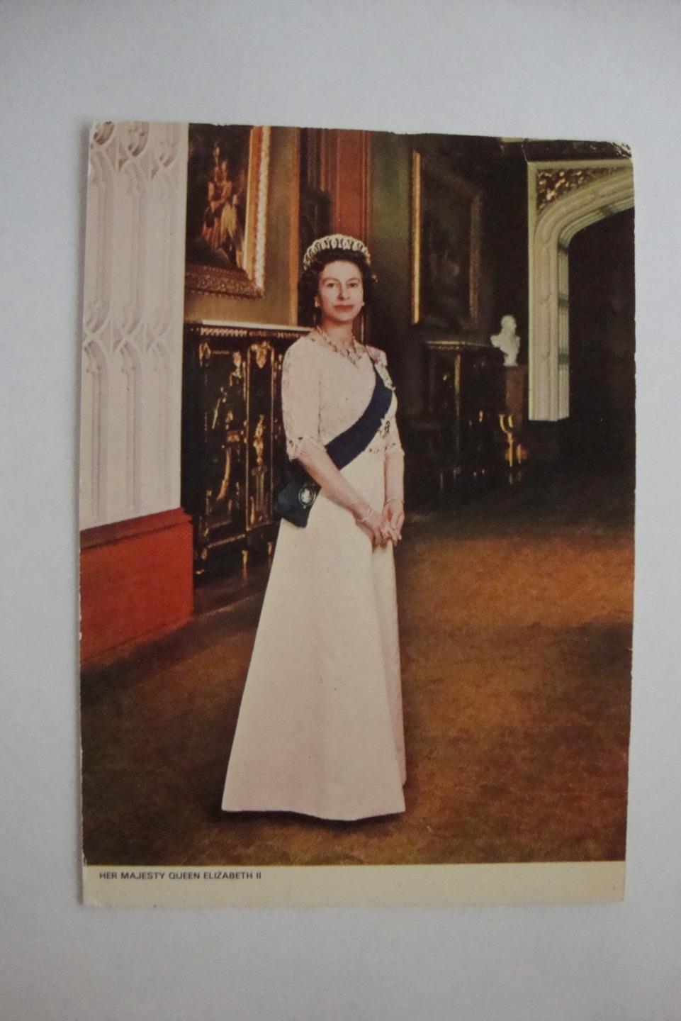 Railfans2 336) Un-Posted Postcard, UK Royalty, Her Majesty Queen Elizabeth II