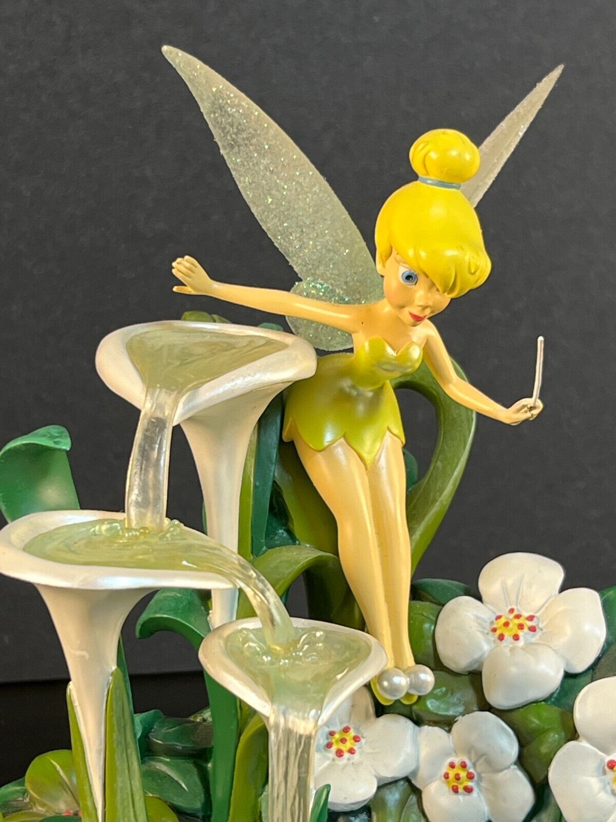 RARE Walt Disney Tinkerbell Fountain by Cody Reynolds Figurine