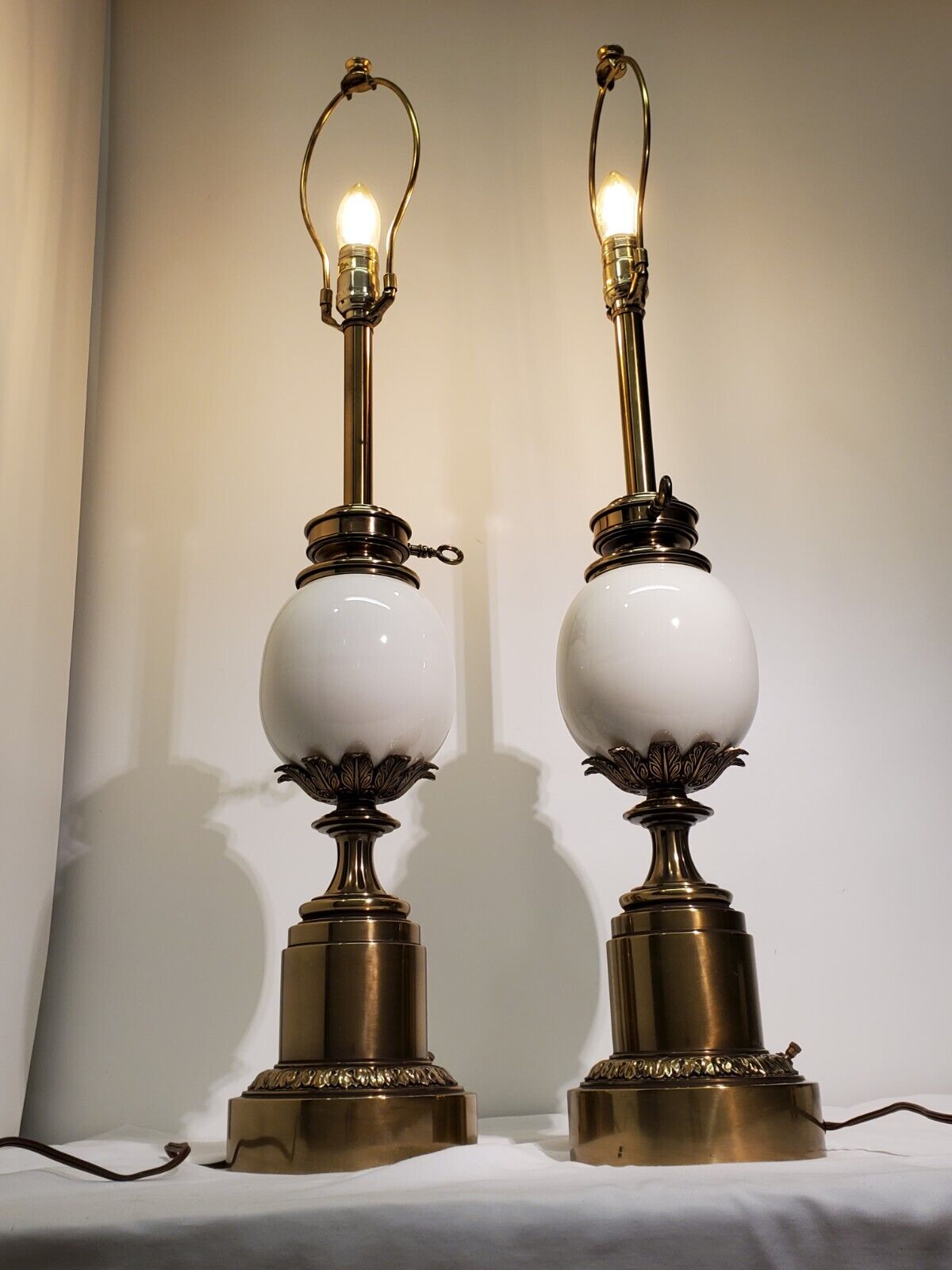 Stiffel Hollywood Regency Ostrich Egg Table Lamp Pair Vintage Antique Art Deco