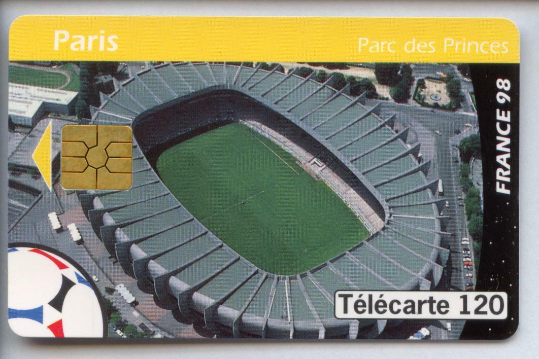 FRANCE TELECARTE / PHONECARD .. 120U F879 FOOTBALL PARIS B84464007 UT/BE C.28 €