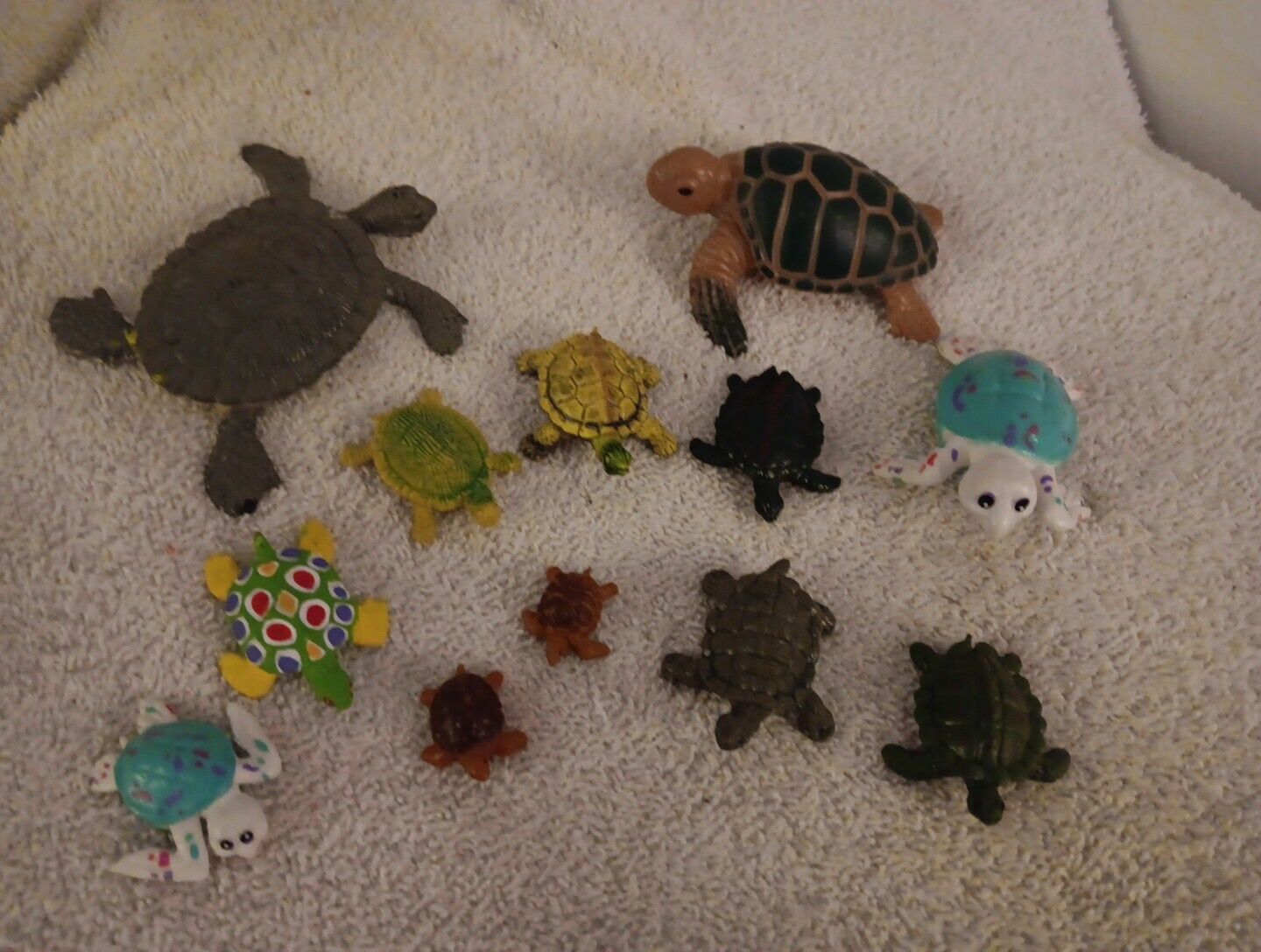 Lot Of 12 Plastic Turtles