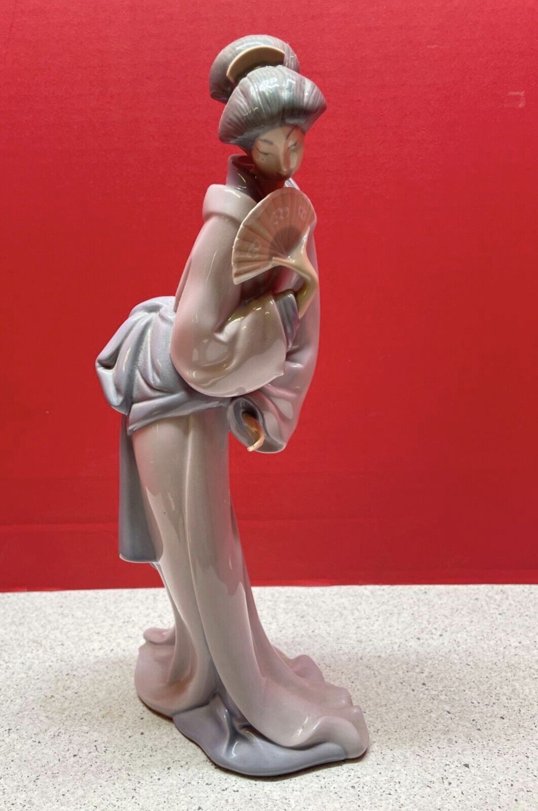 Vintage Lladro Daisa Geisha Girl Looking Over Fan Porcelain Figurine Nao RARE