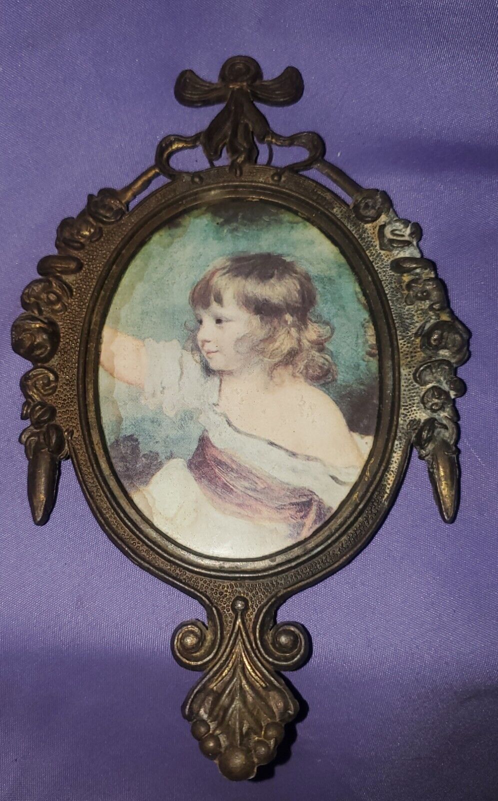 VINTAGE SM ORNATE OVAL METAL FRAME WALL PICTURE VICTORIAN GIRL MADE IN ITALY #2
