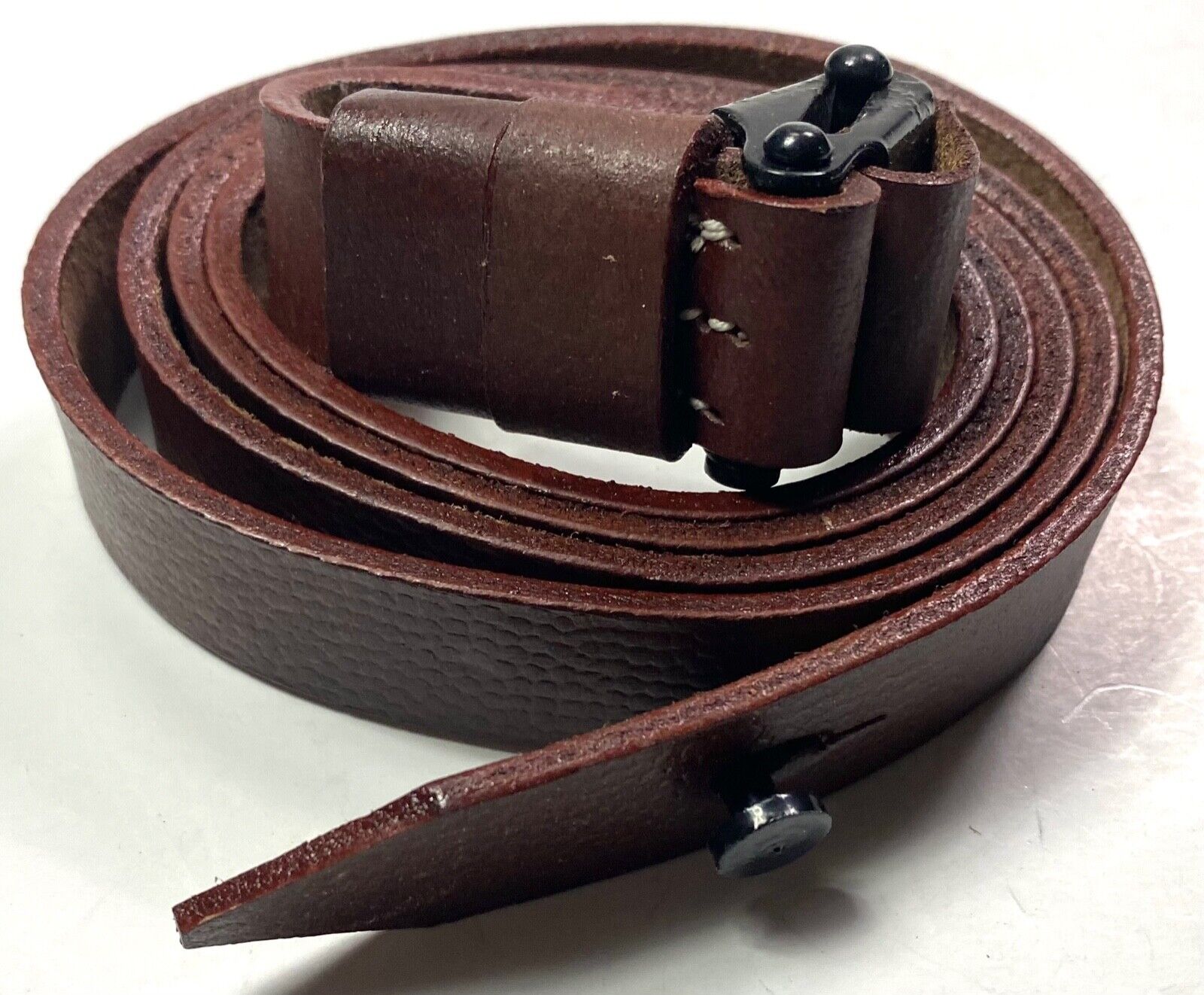 WWII GERMAN MP LEATHER CARRY SLING-BROWN PEBBLED LEATHER