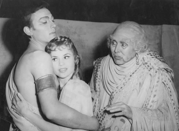 Lithuanian-born actor Laurence Harvey as Troilus, Muriel Pavlow- 1954 Old Photo
