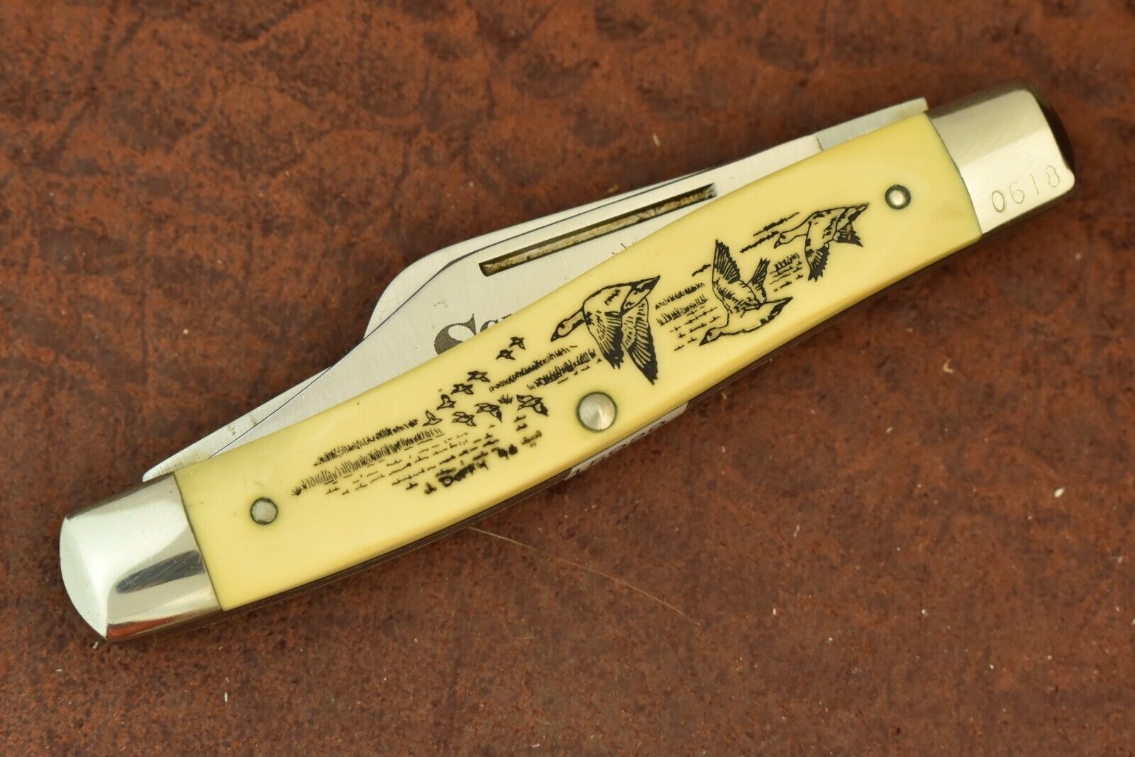 SCHRADE MADE IN USA SCRIMSHAW GEESE OR DUCKS STOCKMAN KNIFE 505SC NICE  (15929)