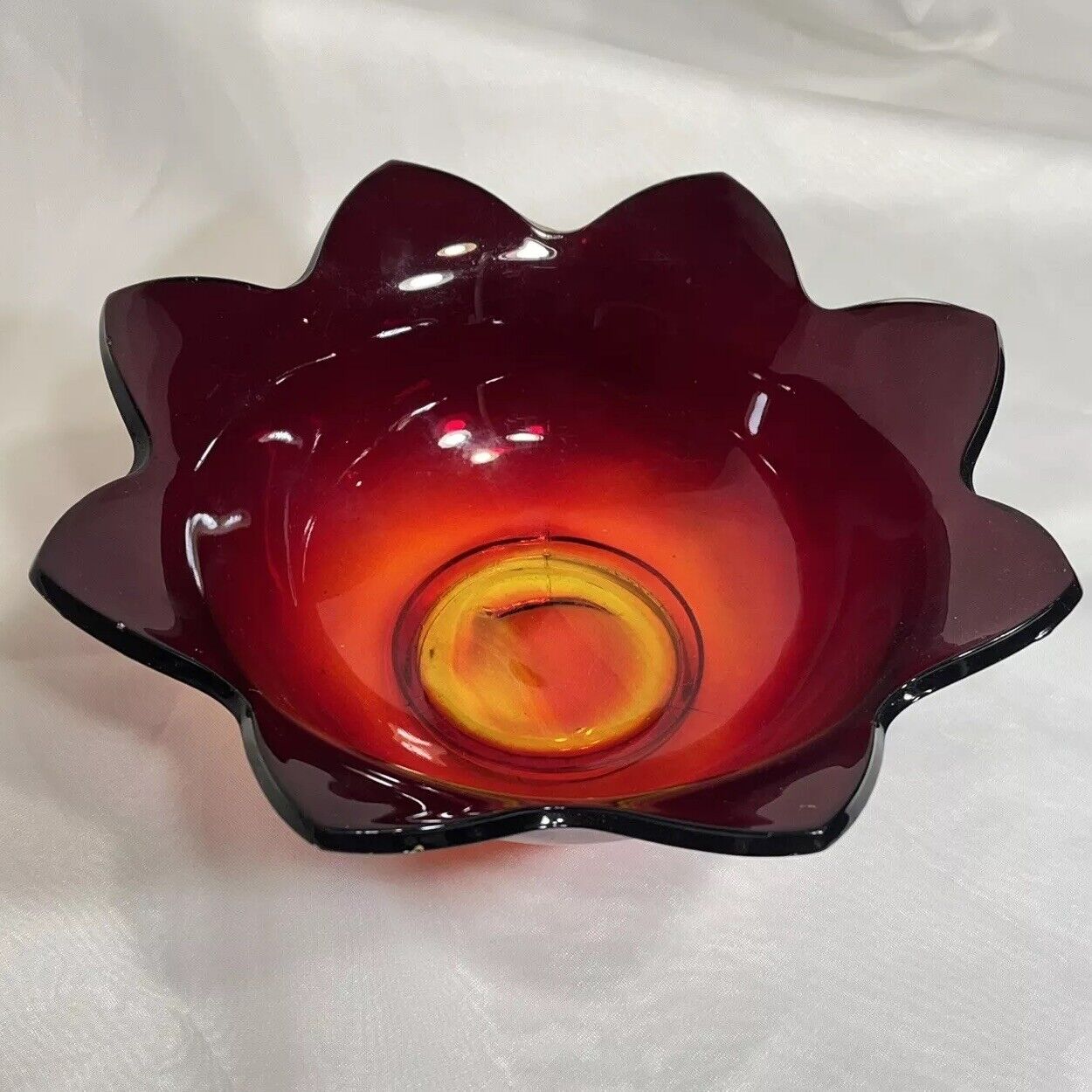 Amberina Art Glass Lotus Flower Dish, Vintage❤️