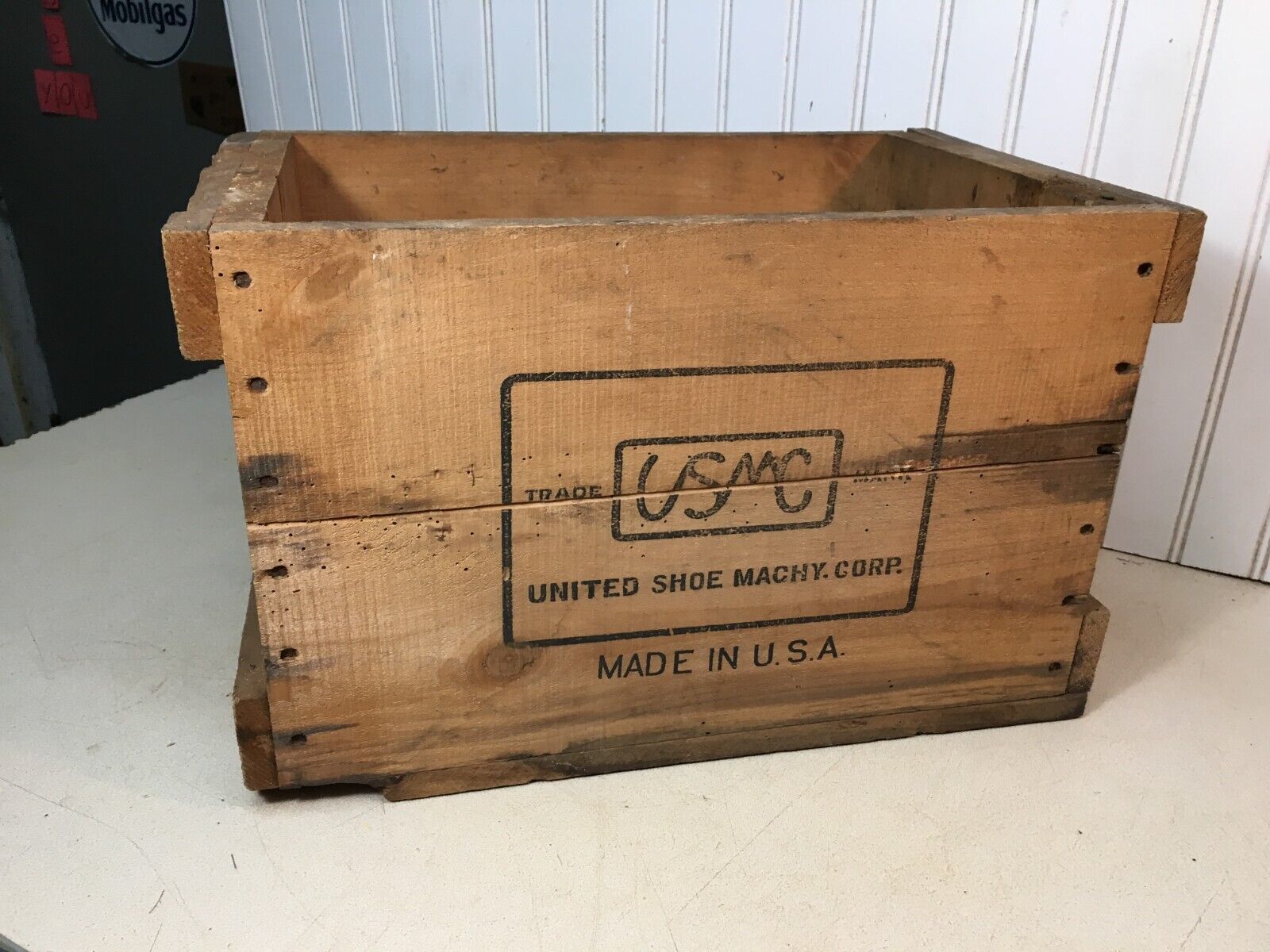 Antique UNITED SHOE CORP USA SHIPPING CRATE RUBBER HEELS 17X11X11in