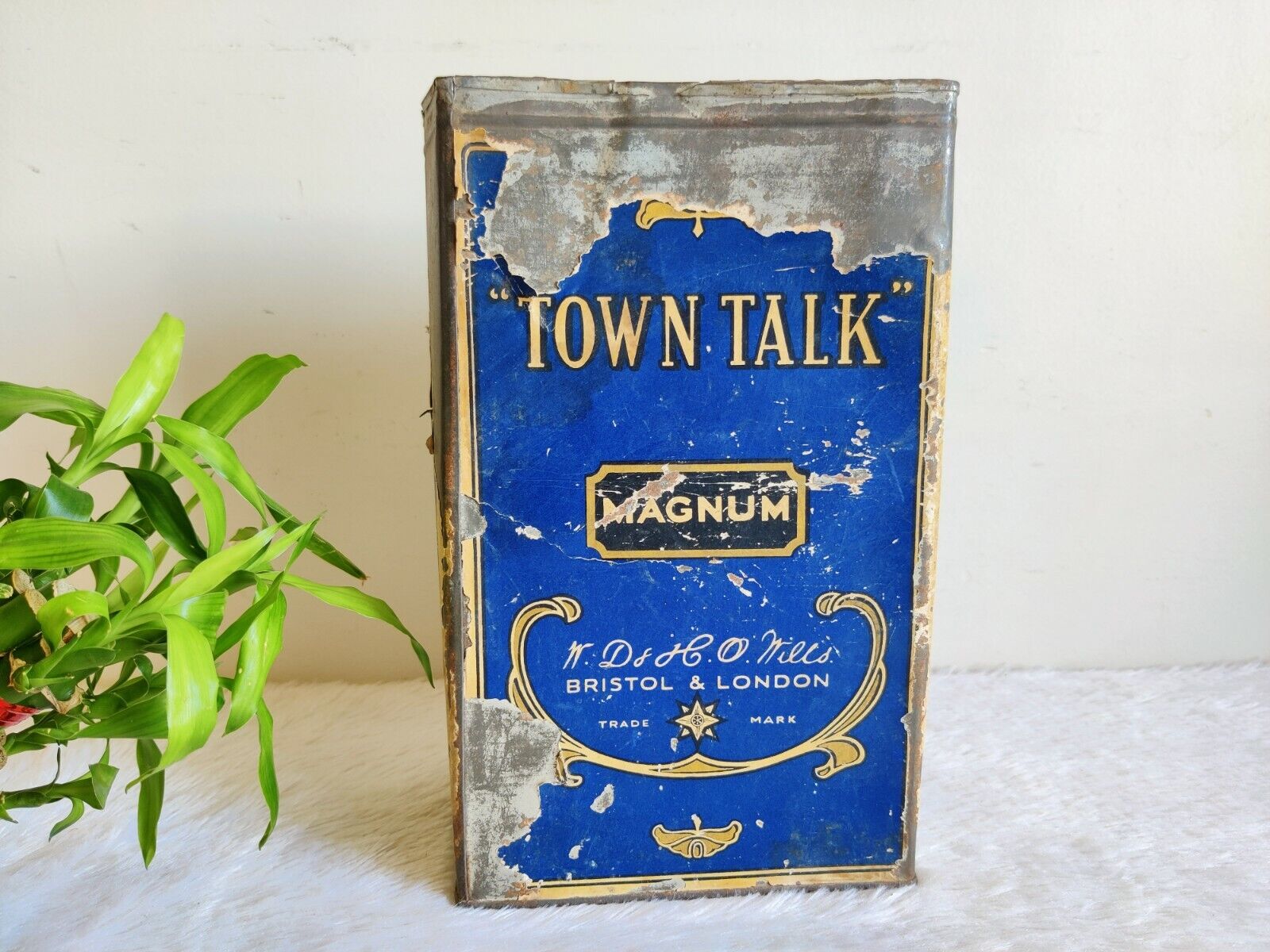 1920s Vintage Wd Ho Wills Town Talk Magnum Cigarette Advertising Tin Box TB1621