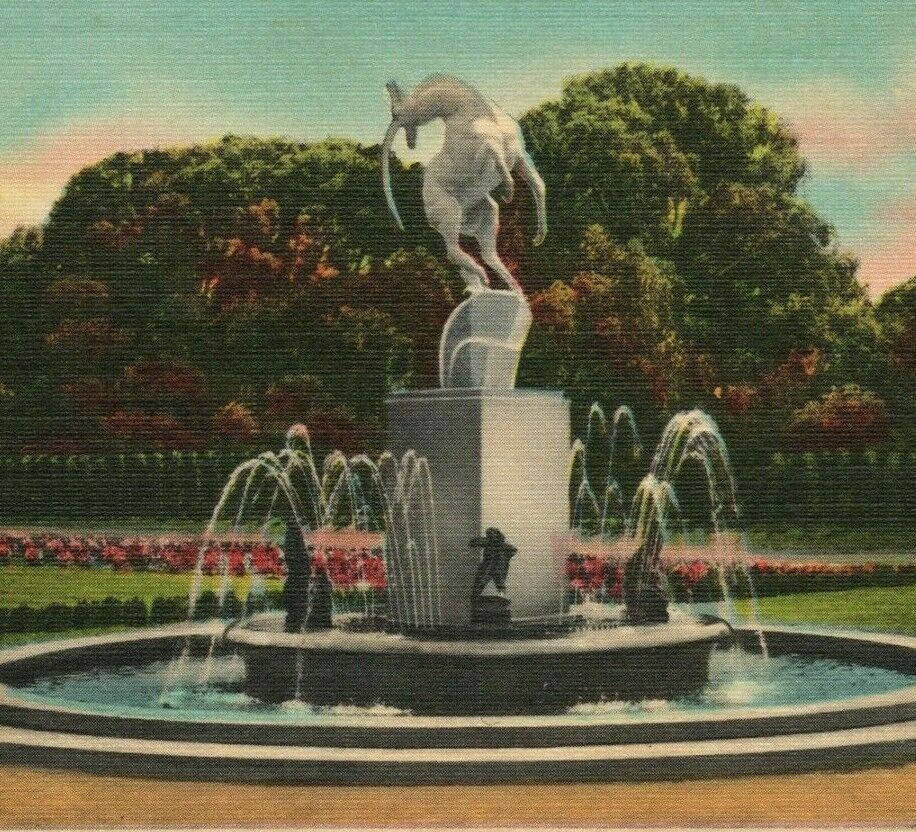 Barbour Memorial Belle Isle Park Fountain Detroit Michigan MI Postcard