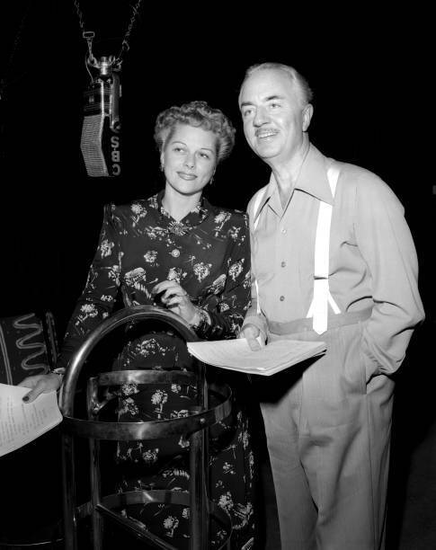 Irene Hervey and William Powell on set of LUX RADIO THEATRE Sep 1940s Old Photo