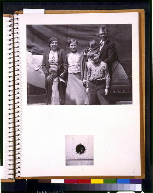 Photo:U.S.A.T. St. Mihiel: family group, porthole 1935